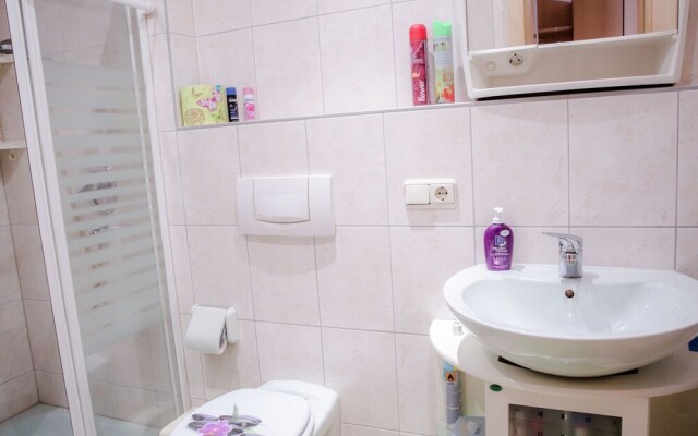 Bright Apartment With Balcony Outside the City Centre of Regensburg