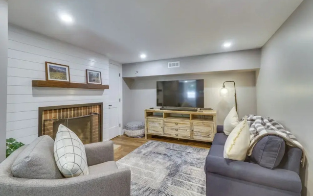 Charming Retreat in Charlottesville w/ Deck!