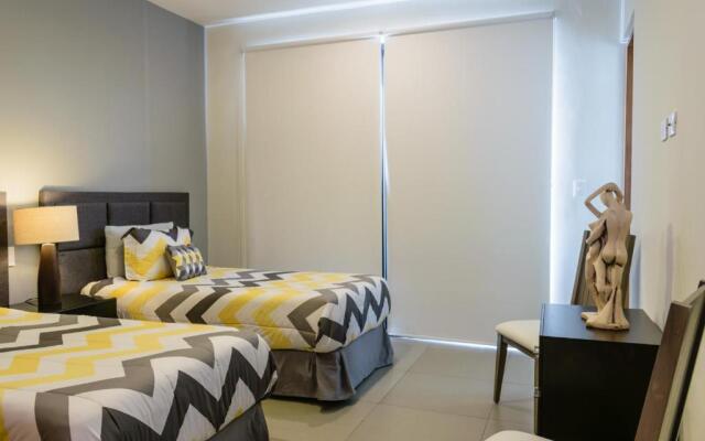 Lunada Condo by Bric