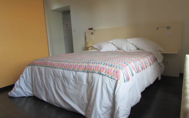 Hôtel Restaurant La Borne Impériale