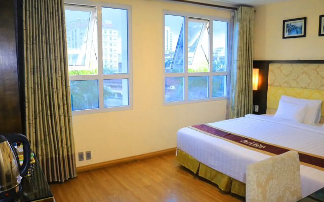New Moon Hotel