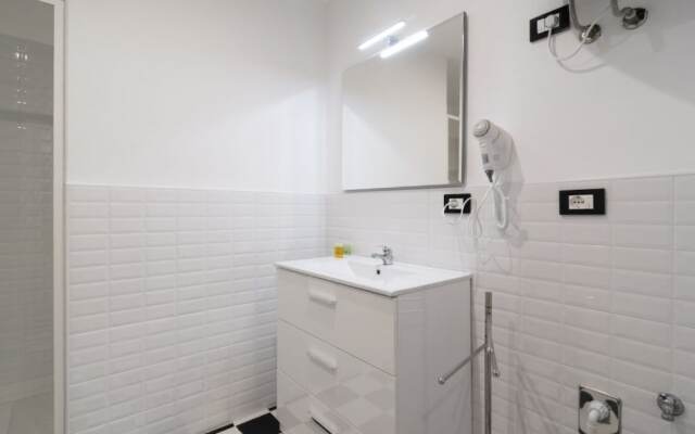 Central Station Studio by FlatsCollection