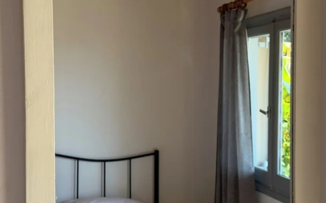 Olga's Sea View Studios -500m from Ipsos