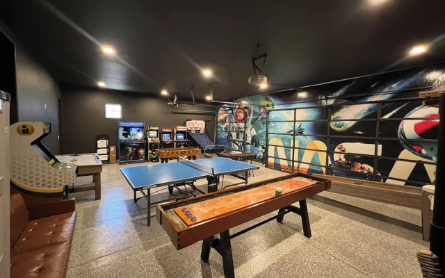 Wanderlust: Pool/spa, Waterslide, Firepit, Game Rm