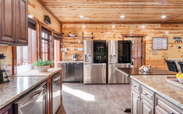 Boon by Avantstay 40-guest Luxe Smokies Retreat