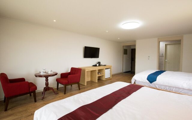 Cheonjiyeon Crystal Hotel