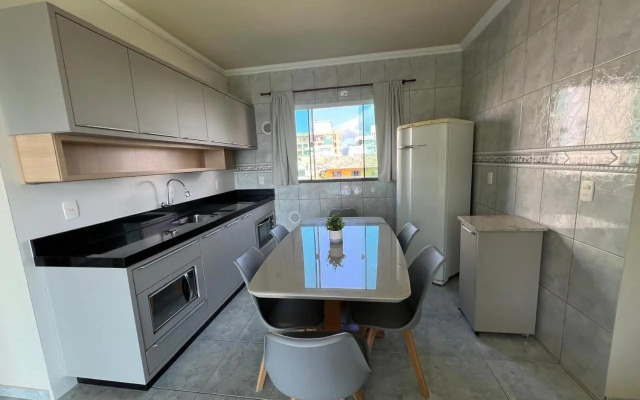 Aprecie Mariscal Nesta Hospedagem a 150 M do Mar - V4