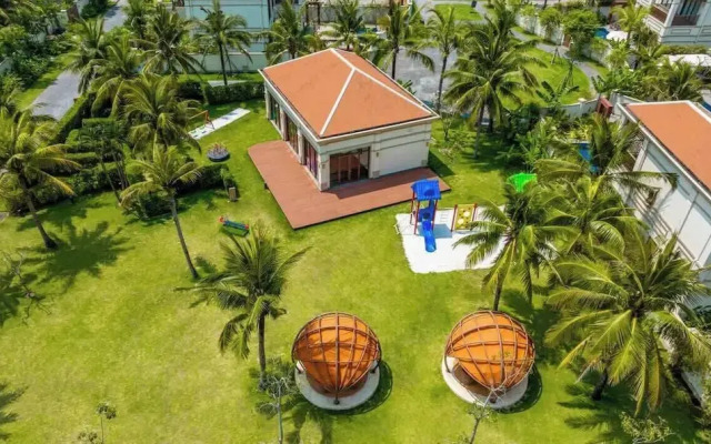 Luxe 3BR Villa: Private Pool & Resort Perks!