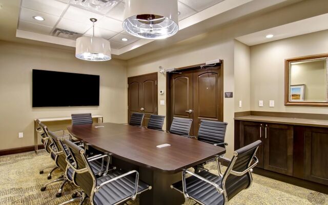 Hampton Inn & Suites by Hilton Saskatoon Airport