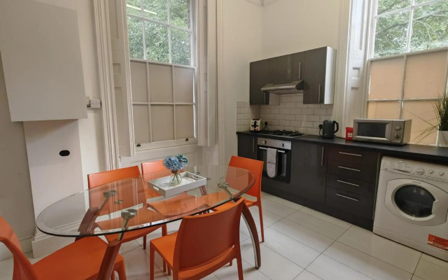 London City Premium Apartment with Parking