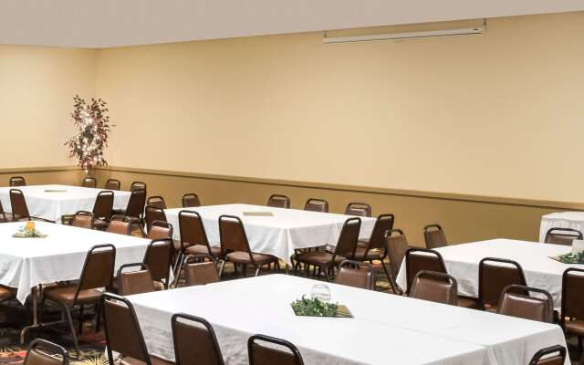 Ramada by Wyndham Grand Forks