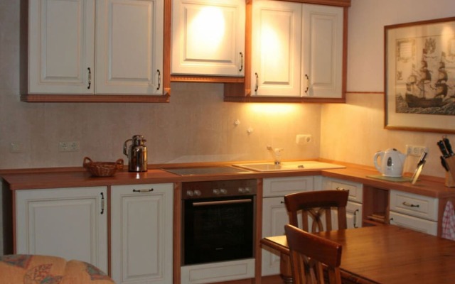 Lake View Modern Retreat