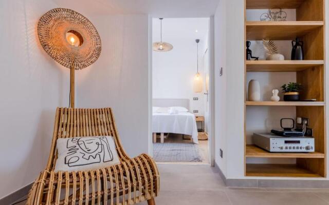 SERRENDY Stylish 2-bedroom apartment 1-minute walk to beaches