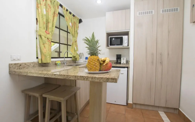 Oceanfront Hotel Verde Mar direct access to the beach