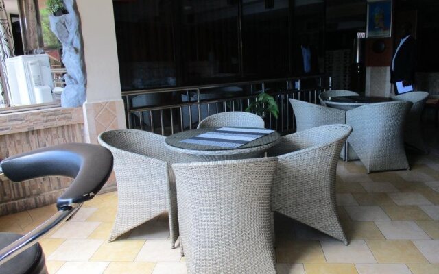 Kingdom Hotel