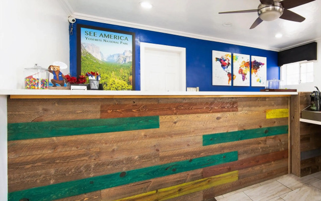 Travelodge by Wyndham Merced Yosemite