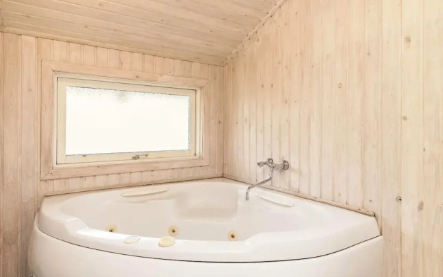8 Person Holiday Home in Pandrup-by Traum