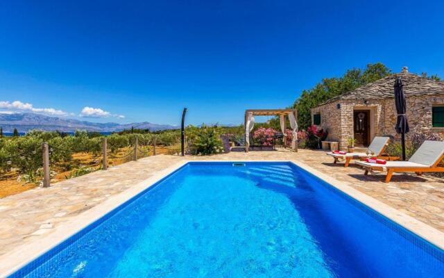 Beautiful villa Big Hobbit 2