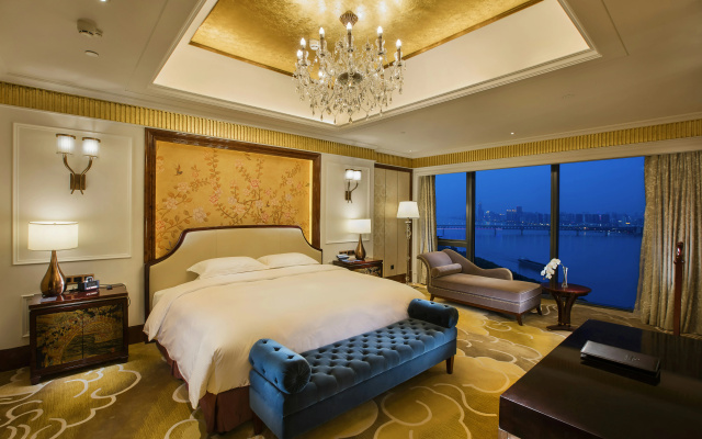 Hilton Wuhan Riverside