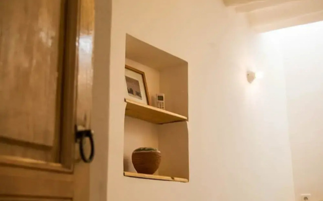 White Riad Apartment