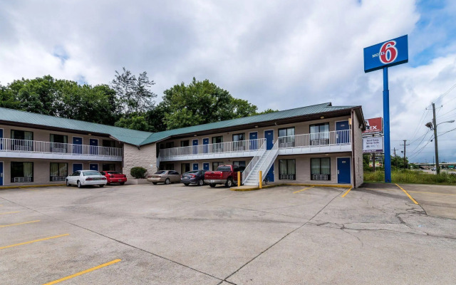 Motel 6 Attalla, AL