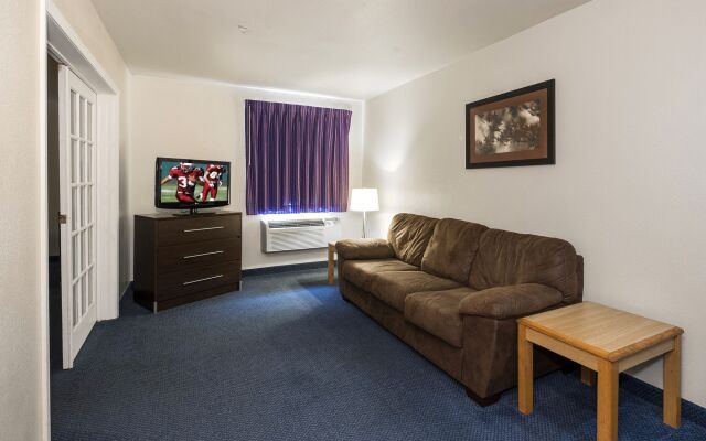 Spark by Hilton St. Robert Fort Leonard Wood