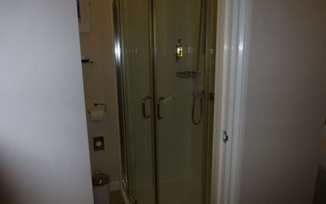 Waters Reach Guest House