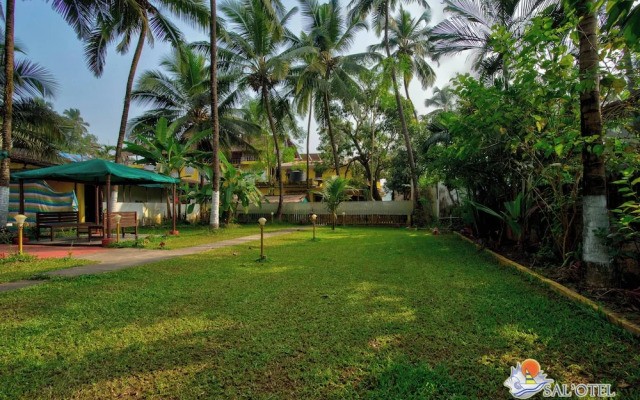 Salotel- near Mae De Deus Church