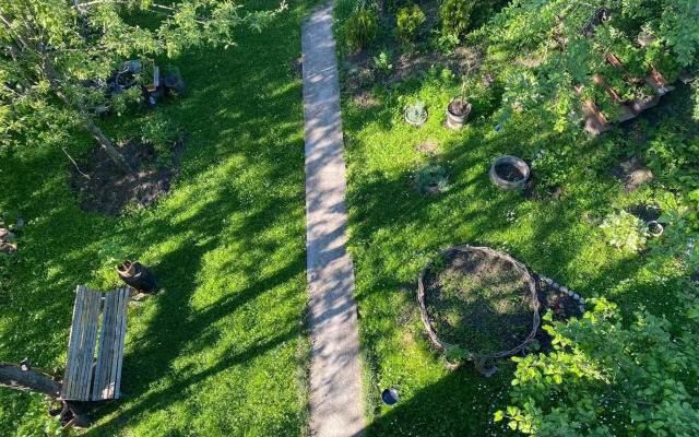 Nino's Veranda Apartment