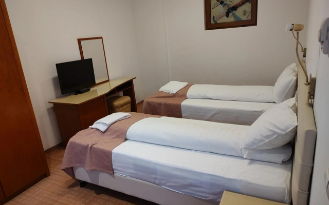 Hotel Dana 2