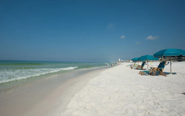 8226 is an upstairs pet friendly studio located in Sandpiper Cove by RedAwning