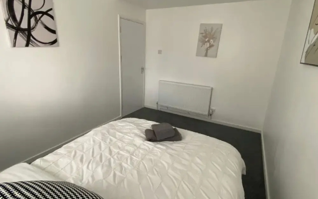 London Bliss Retreat - Superb 3-bed House