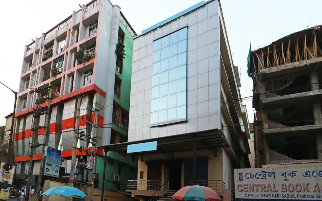 OYO 11723 Hotel Barney Grand