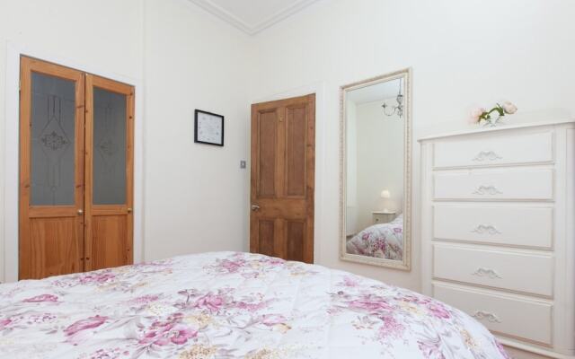 Homely Tenement for 4 Near Botanic Gardens