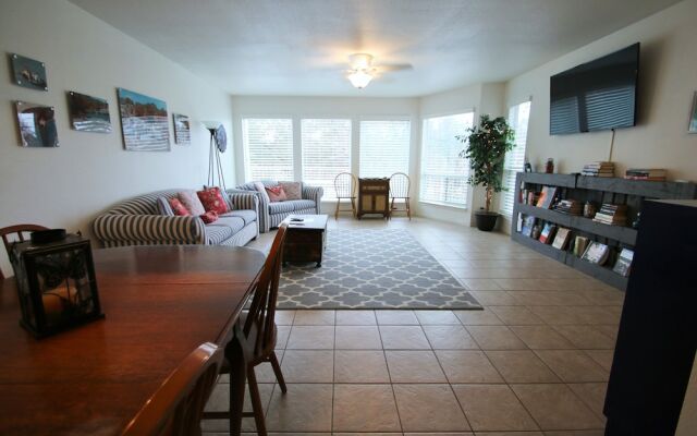 Gracelanda Ww C302 1 Bedroom Condo by RedAwning