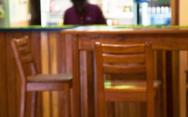 Huon Gulf Hotel