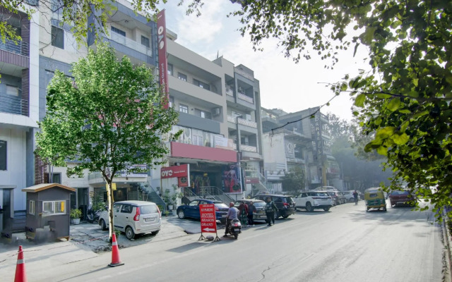 OYO Flagship 80529 Sg Hotel