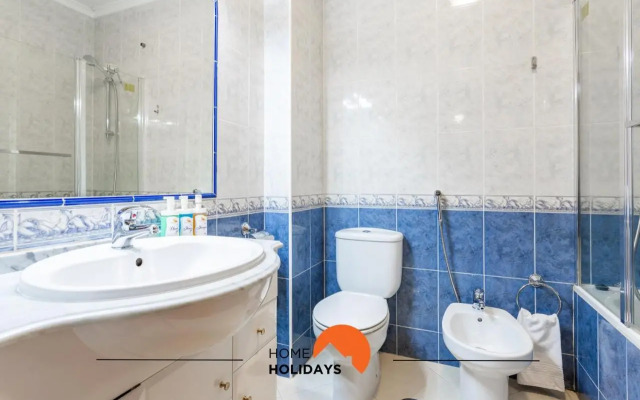 #056 Heart of Historic Albufeira with garage