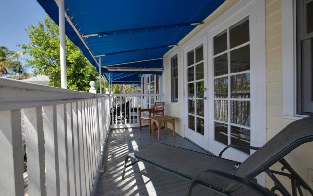 A Place In Paradise by Avantstay Key West Walkable w/ Shared Pool Week Long Stays Only