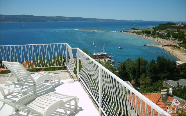 Apartment Ivan - with parking : A2 bungalov Omis, Riviera Omis