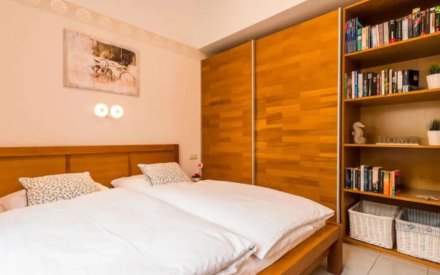 Seahorse Modern Retreat