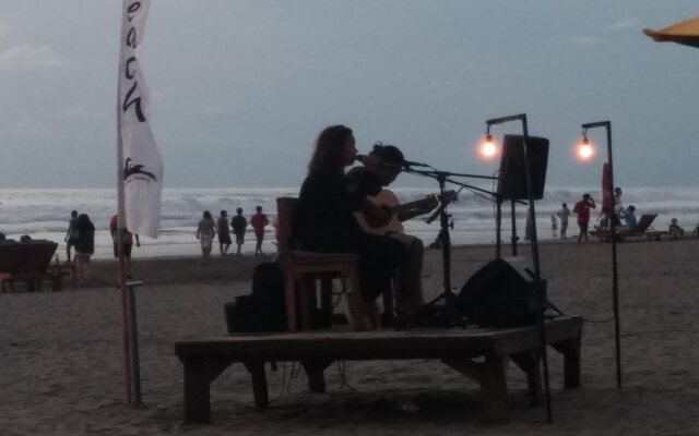 Puri Naga Beachfront Cottages