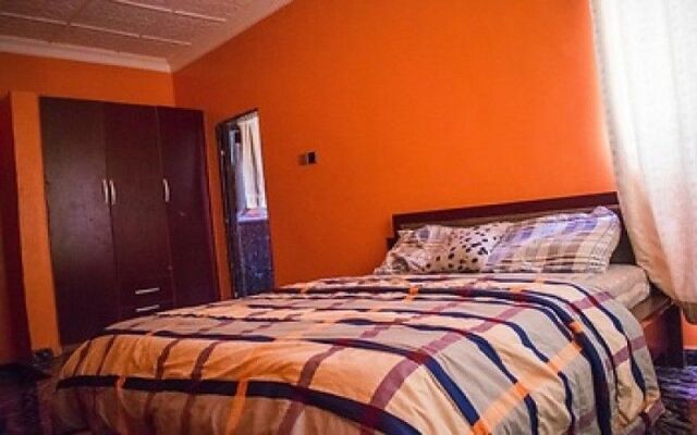 De Royal Hotel and Suites