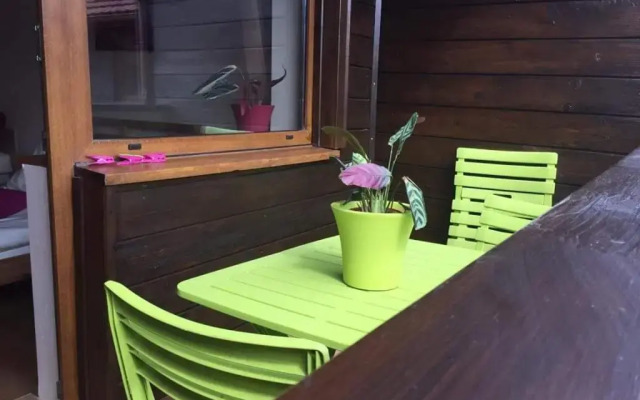 Authentic Cedar Lodge studio near Ski Lift