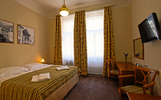 Anna Hotel