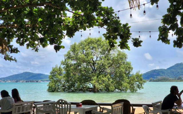 Baan Panwa Resort