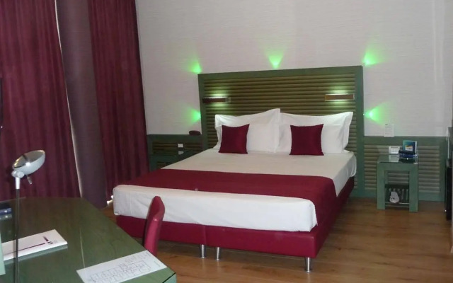 Best Western Crystal Palace Hotel