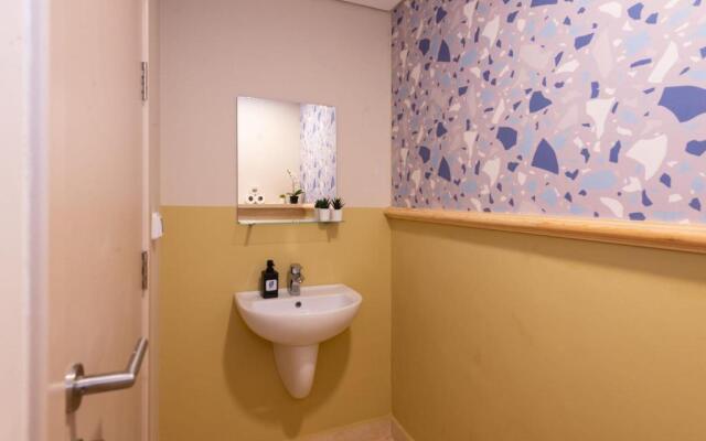 Exotic 1BDR w Outdoor Terrace Pool & Beach Access