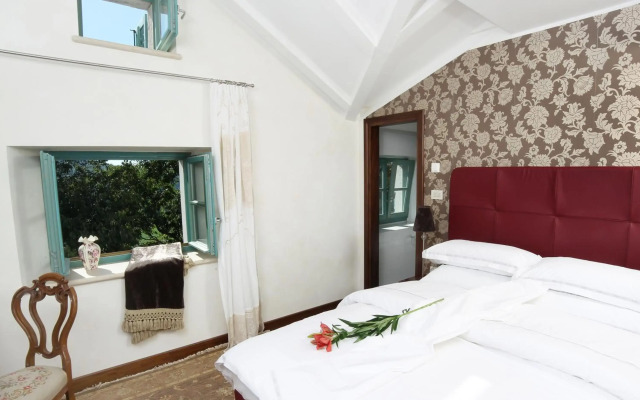Vela Vrata Hotel