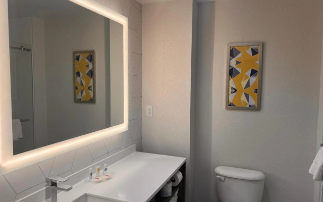 Comfort Suites Louisville Airport